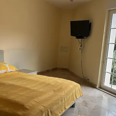 Konukevi Valentina 3*